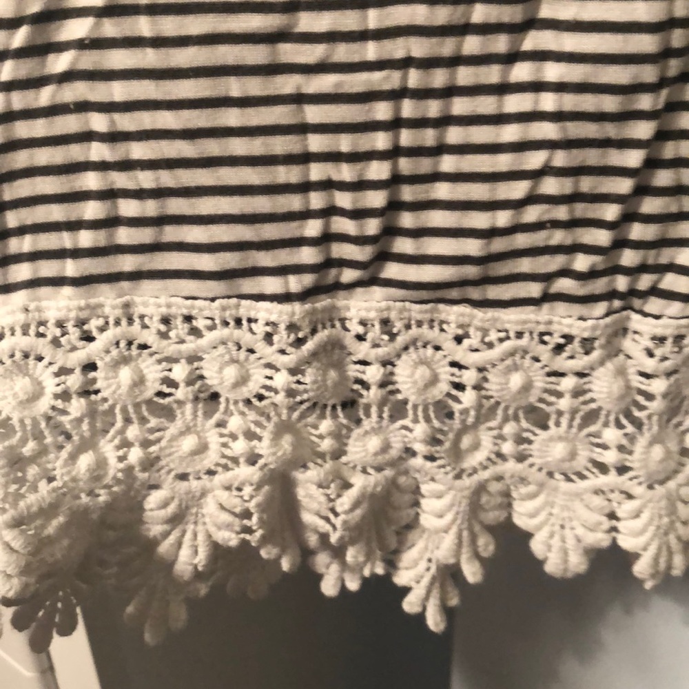 Crop top - Picture 2 of 4